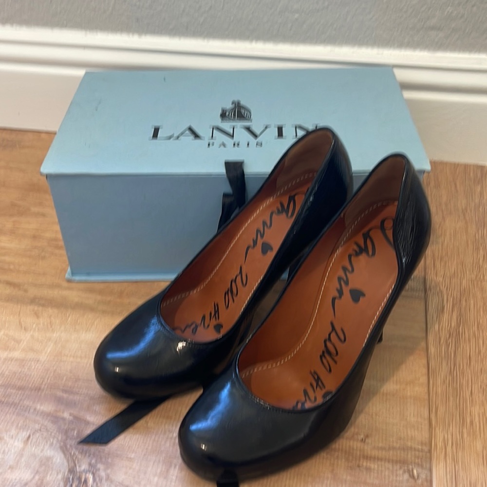 Lanvin black patent pumps size 37